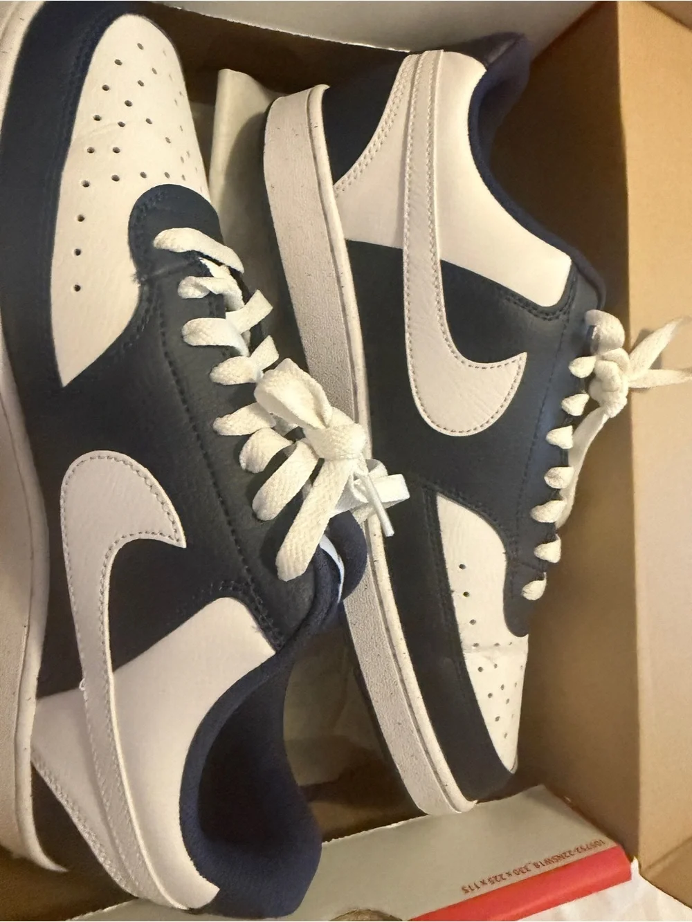 Nike Men’s NIKE COURT VISION LOW SUSTAINABLE SNEAKERS